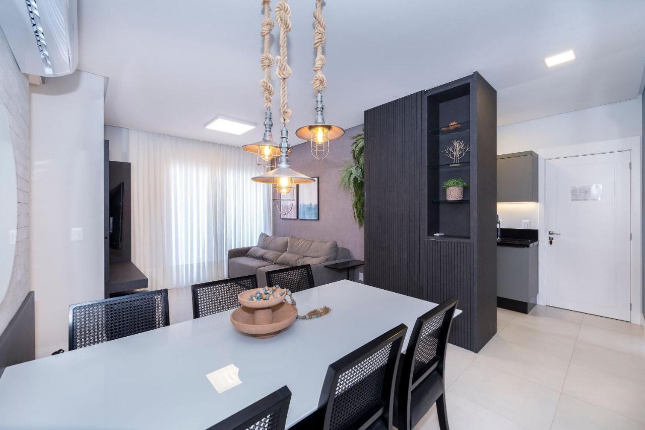 Adra 301: Beachfront Apartment with Rooftop Pool in Bombinhas Center Exterior photo